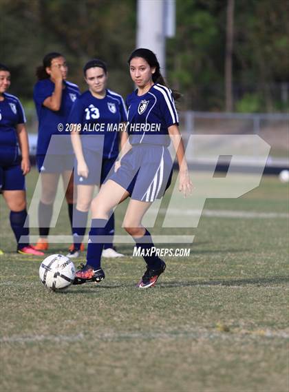 Thumbnail 3 in Central vs. Hernando (Preseason Classic) photogallery.