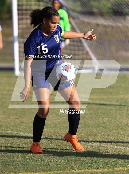 Thumbnail 2 in Central vs. Hernando (Preseason Classic) photogallery.