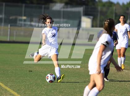 Thumbnail 3 in Central vs. Hernando (Preseason Classic) photogallery.