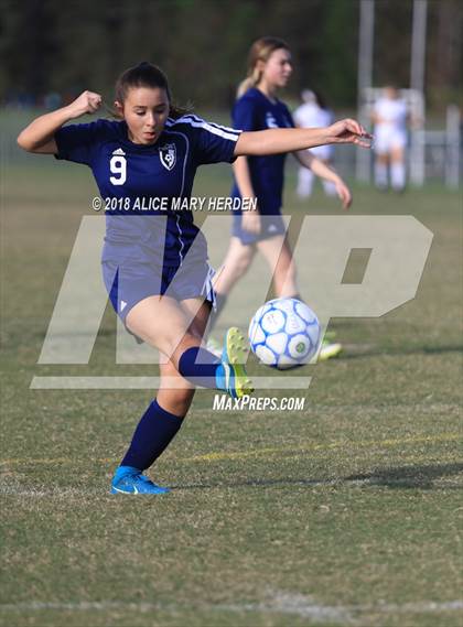 Thumbnail 1 in Central vs. Hernando (Preseason Classic) photogallery.