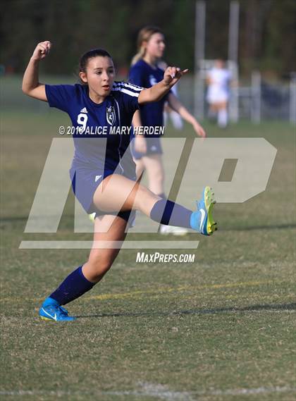 Thumbnail 2 in Central vs. Hernando (Preseason Classic) photogallery.