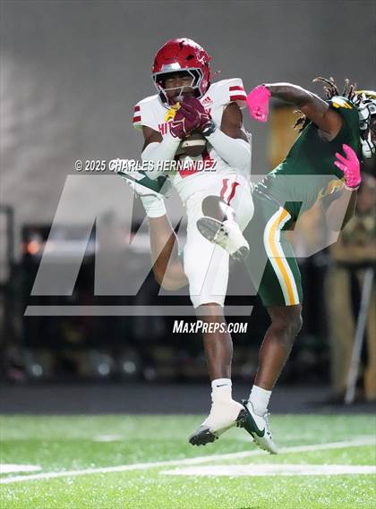 Thumbnail 1 in Hitchcock vs Little River Academy (UIL 3A D1 Football Bi-District) photogallery.