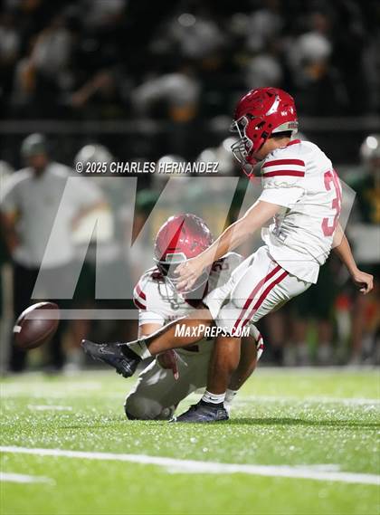 Thumbnail 3 in Hitchcock vs Little River Academy (UIL 3A D1 Football Bi-District) photogallery.