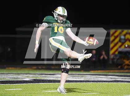 Thumbnail 3 in Hitchcock vs Little River Academy (UIL 3A D1 Football Bi-District) photogallery.