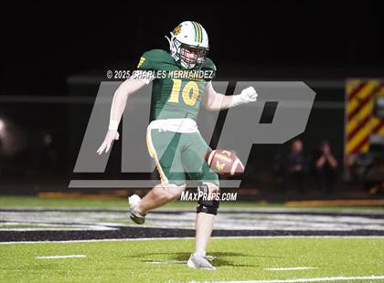 Thumbnail 1 in Hitchcock vs Little River Academy (UIL 3A D1 Football Bi-District) photogallery.