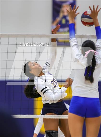 Thumbnail 1 in Crean Lutheran @ La Habra photogallery.