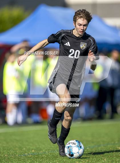 Thumbnail 2 in Shoreland Lutheran vs. Aquinas photogallery.