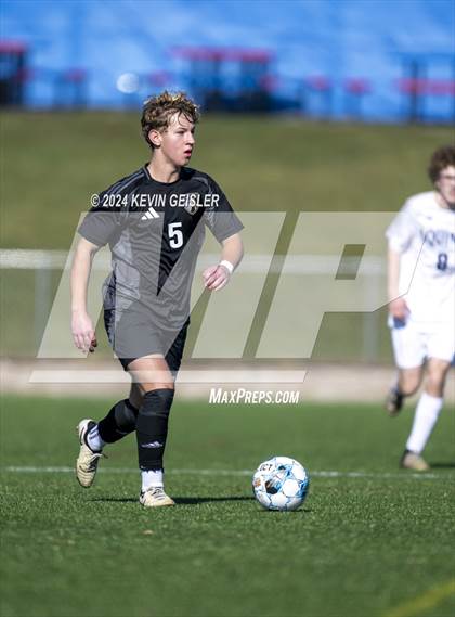 Thumbnail 1 in Shoreland Lutheran vs. Aquinas photogallery.