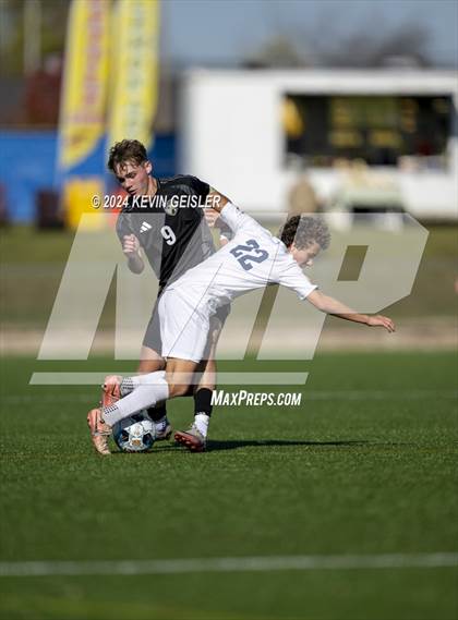 Thumbnail 2 in Shoreland Lutheran vs. Aquinas photogallery.