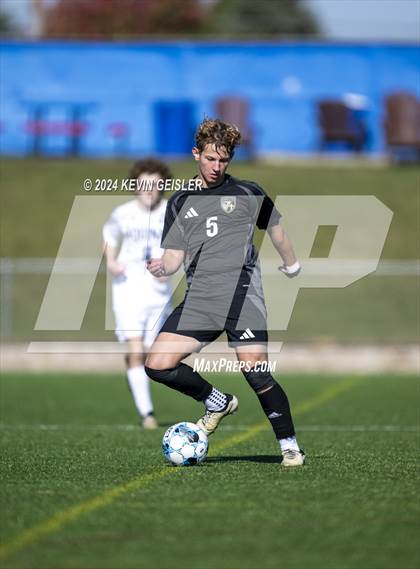 Thumbnail 2 in Shoreland Lutheran vs. Aquinas photogallery.
