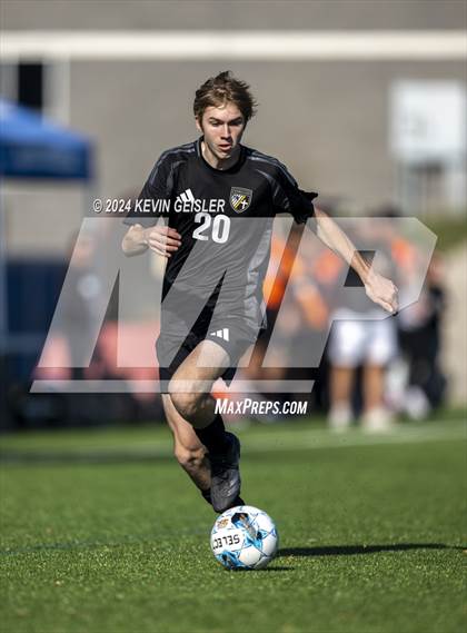Thumbnail 3 in Shoreland Lutheran vs. Aquinas photogallery.