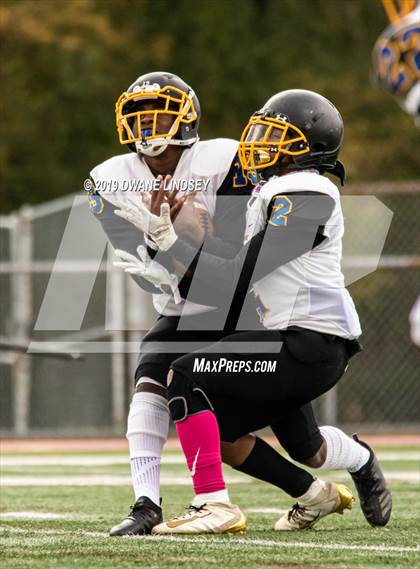 Thumbnail 3 in Lincoln Park vs Rolling Meadows (IHSA 7A First Round Playoff) photogallery.