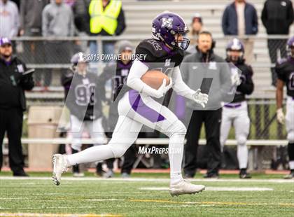 Thumbnail 2 in Lincoln Park vs Rolling Meadows (IHSA 7A First Round Playoff) photogallery.