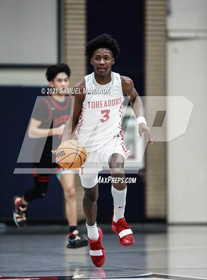 Thumbnail 3 in Taft vs  Santa Clarita Christian (19th Annual Rose City Roundball classic) photogallery.