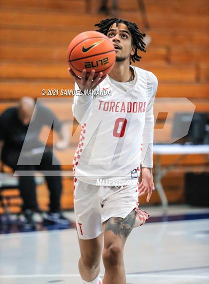 Thumbnail 3 in Taft vs  Santa Clarita Christian (19th Annual Rose City Roundball classic) photogallery.