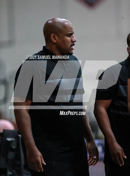 Thumbnail 2 in Taft vs  Santa Clarita Christian (19th Annual Rose City Roundball classic) photogallery.
