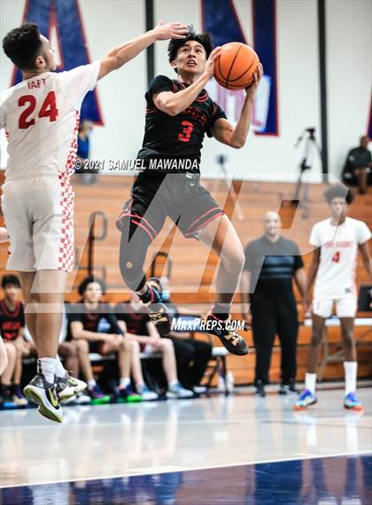 Thumbnail 1 in Taft vs  Santa Clarita Christian (19th Annual Rose City Roundball classic) photogallery.