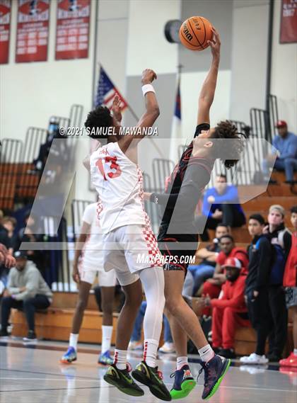 Thumbnail 2 in Taft vs  Santa Clarita Christian (19th Annual Rose City Roundball classic) photogallery.
