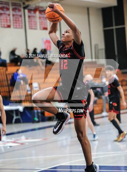 Thumbnail 2 in Taft vs  Santa Clarita Christian (19th Annual Rose City Roundball classic) photogallery.
