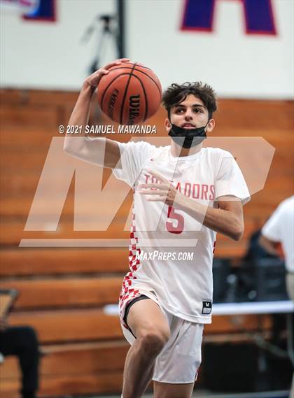 Thumbnail 2 in Taft vs  Santa Clarita Christian (19th Annual Rose City Roundball classic) photogallery.