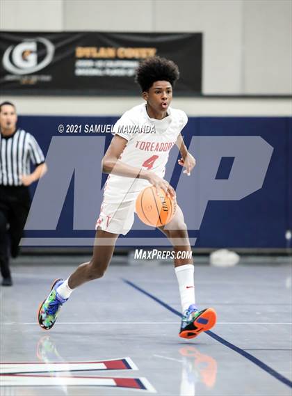 Thumbnail 2 in Taft vs  Santa Clarita Christian (19th Annual Rose City Roundball classic) photogallery.