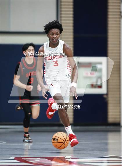 Thumbnail 1 in Taft vs  Santa Clarita Christian (19th Annual Rose City Roundball classic) photogallery.