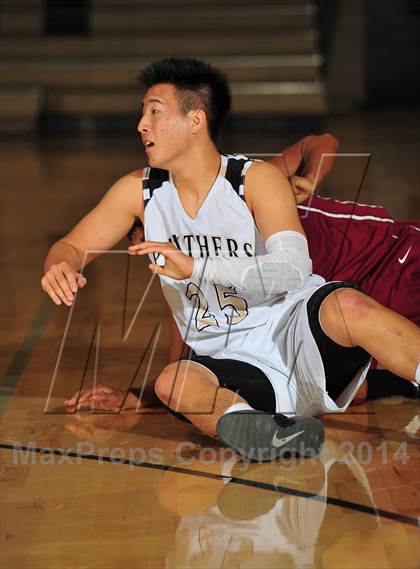 Thumbnail 1 in Palos Verdes Peninsula vs. Colton (MaxPreps Holiday Classic) photogallery.