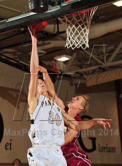 Thumbnail 1 in Palos Verdes Peninsula vs. Colton (MaxPreps Holiday Classic) photogallery.