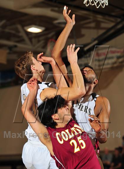 Thumbnail 2 in Palos Verdes Peninsula vs. Colton (MaxPreps Holiday Classic) photogallery.