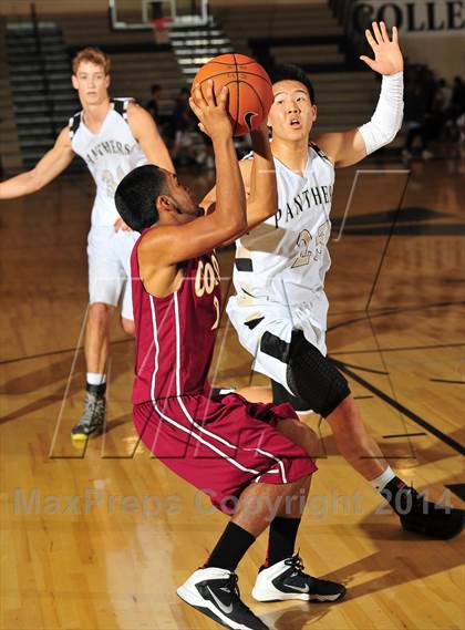 Thumbnail 3 in Palos Verdes Peninsula vs. Colton (MaxPreps Holiday Classic) photogallery.