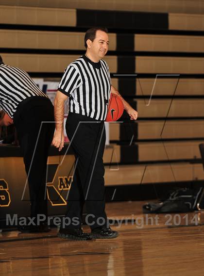 Thumbnail 2 in Palos Verdes Peninsula vs. Colton (MaxPreps Holiday Classic) photogallery.