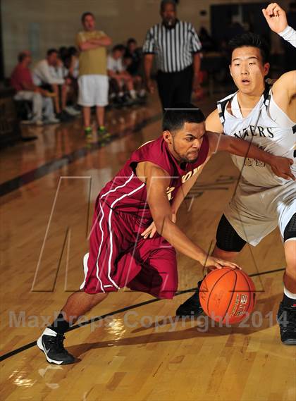 Thumbnail 1 in Palos Verdes Peninsula vs. Colton (MaxPreps Holiday Classic) photogallery.