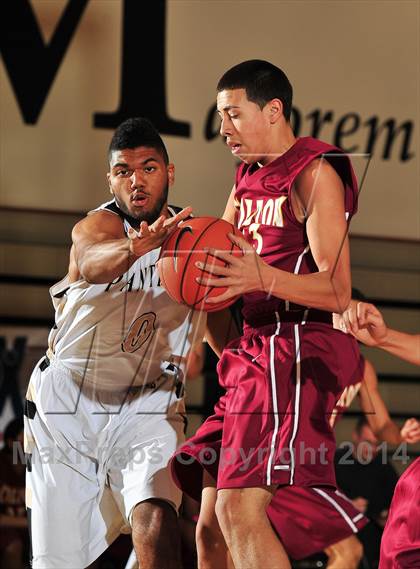 Thumbnail 1 in Palos Verdes Peninsula vs. Colton (MaxPreps Holiday Classic) photogallery.