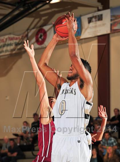 Thumbnail 3 in Palos Verdes Peninsula vs. Colton (MaxPreps Holiday Classic) photogallery.