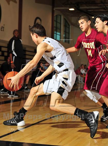 Thumbnail 1 in Palos Verdes Peninsula vs. Colton (MaxPreps Holiday Classic) photogallery.