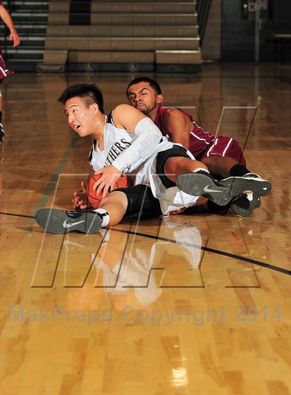 Thumbnail 3 in Palos Verdes Peninsula vs. Colton (MaxPreps Holiday Classic) photogallery.