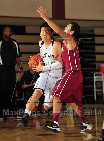 Thumbnail 2 in Palos Verdes Peninsula vs. Colton (MaxPreps Holiday Classic) photogallery.
