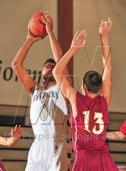 Thumbnail 3 in Palos Verdes Peninsula vs. Colton (MaxPreps Holiday Classic) photogallery.