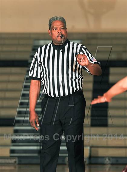 Thumbnail 1 in Palos Verdes Peninsula vs. Colton (MaxPreps Holiday Classic) photogallery.