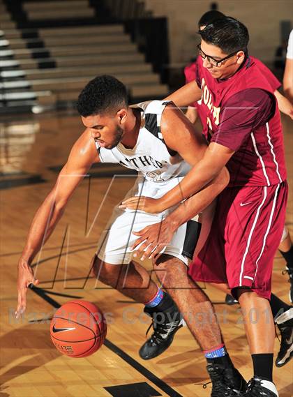 Thumbnail 1 in Palos Verdes Peninsula vs. Colton (MaxPreps Holiday Classic) photogallery.
