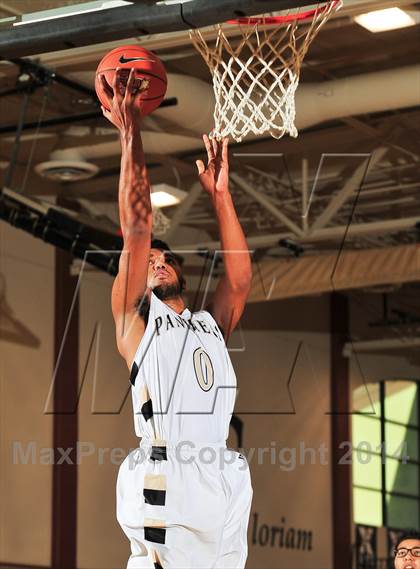 Thumbnail 3 in Palos Verdes Peninsula vs. Colton (MaxPreps Holiday Classic) photogallery.