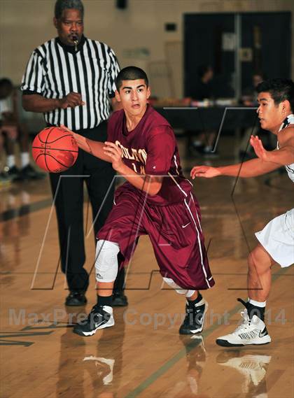 Thumbnail 2 in Palos Verdes Peninsula vs. Colton (MaxPreps Holiday Classic) photogallery.