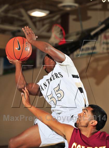 Thumbnail 1 in Palos Verdes Peninsula vs. Colton (MaxPreps Holiday Classic) photogallery.