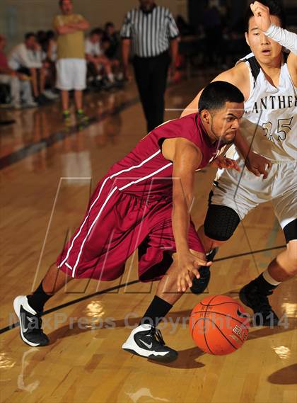 Thumbnail 2 in Palos Verdes Peninsula vs. Colton (MaxPreps Holiday Classic) photogallery.