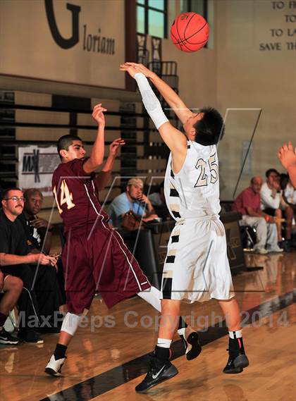 Thumbnail 1 in Palos Verdes Peninsula vs. Colton (MaxPreps Holiday Classic) photogallery.