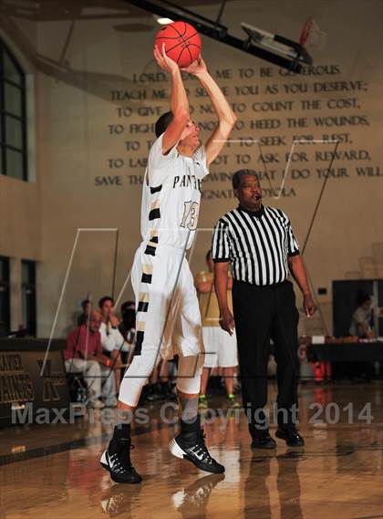 Thumbnail 1 in Palos Verdes Peninsula vs. Colton (MaxPreps Holiday Classic) photogallery.