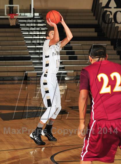 Thumbnail 3 in Palos Verdes Peninsula vs. Colton (MaxPreps Holiday Classic) photogallery.
