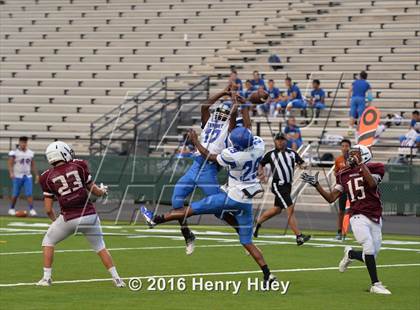 Thumbnail 2 in Round Rock vs Temple photogallery.