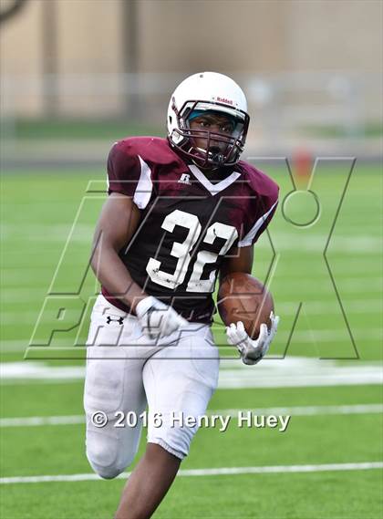 Thumbnail 2 in Round Rock vs Temple photogallery.