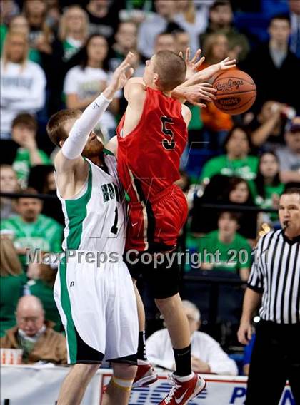 Thumbnail 1 in Rowan County vs. Bullett East (KHSAA Sweet 16 Semifinal) photogallery.